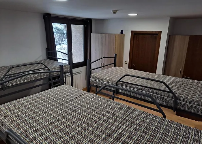 De Benabarre-calumet Hostel *